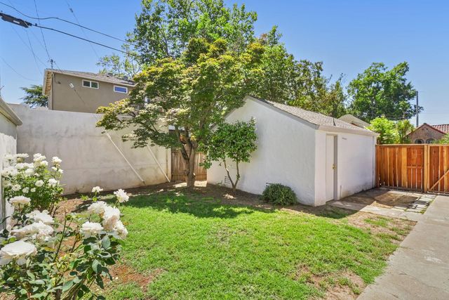 2721 22nd St, Sacramento, CA 95818