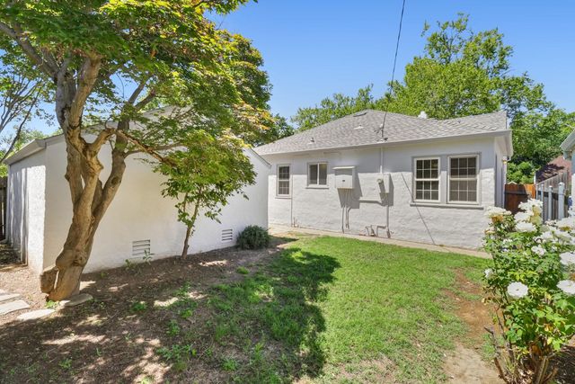 2721 22nd St, Sacramento, CA 95818