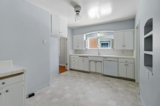 2721 22nd St, Sacramento, CA 95818