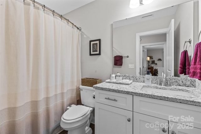 1282 26th Avenue NE, Hickory, NC 28601