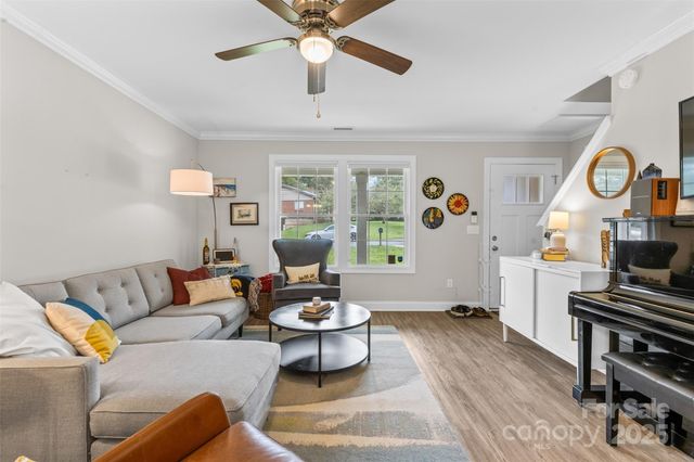 1282 26th Avenue NE, Hickory, NC 28601