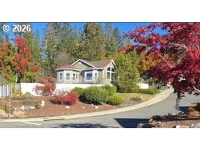 212 WAGON WHEEL Dr, Grants Pass, OR 97527
