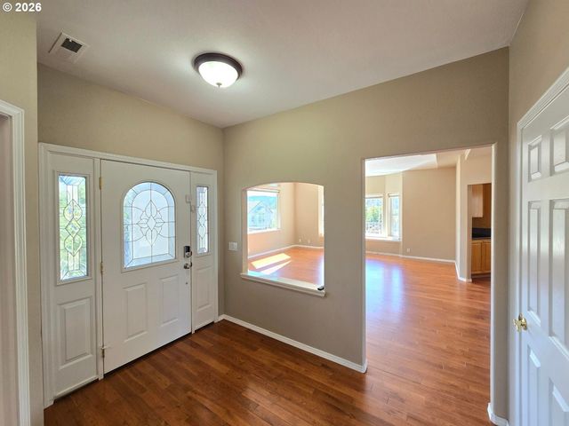 212 WAGON WHEEL Dr, Grants Pass, OR 97527