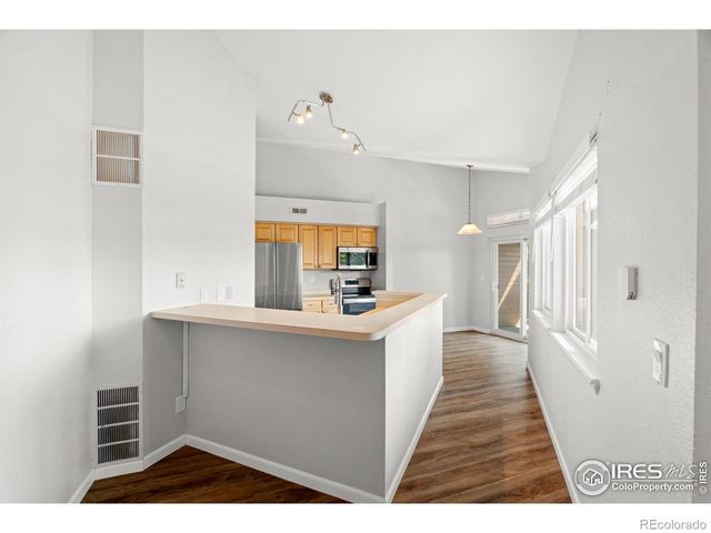 6001 S Yosemite Street J301, Greenwood Village, CO 80111