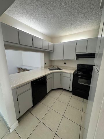 8203 SUN SPRING CIRCLE E2, Orlando, FL 32825