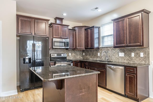 183 Warren Lake Road, Aberdeen, NC 28315