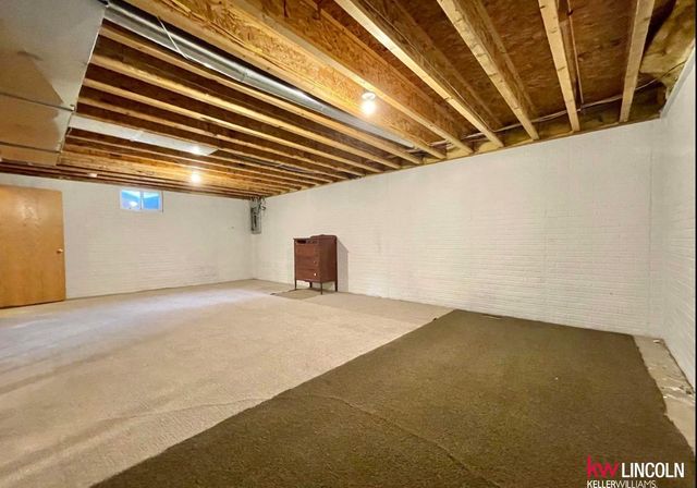 6804 Whitewater Lane, Lincoln, NE 68521