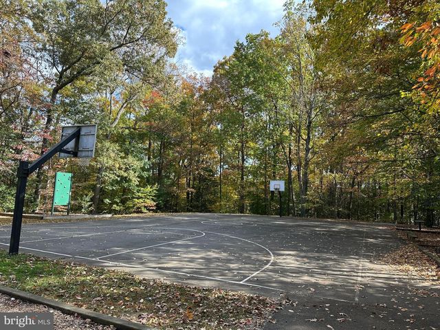 10215 COMMONWEALTH BLVD, Fairfax, VA 22032