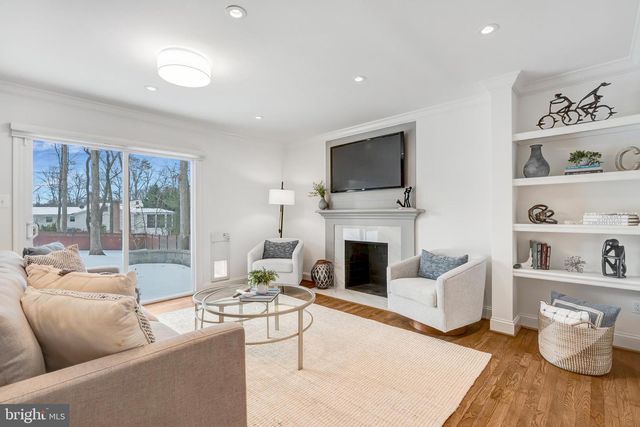 10215 COMMONWEALTH BLVD, Fairfax, VA 22032