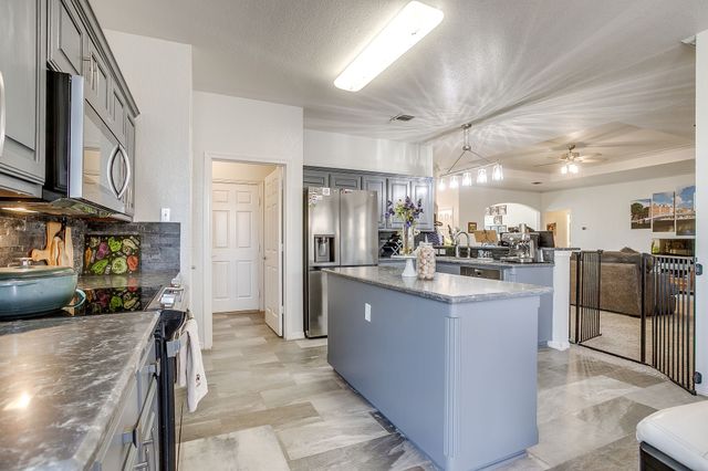 2226 Creek Side Drive, Weatherford, TX 76087