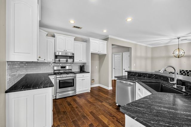 5529 Village Trace, Benton, AR 72019