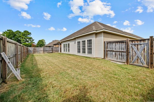 5529 Village Trace, Benton, AR 72019