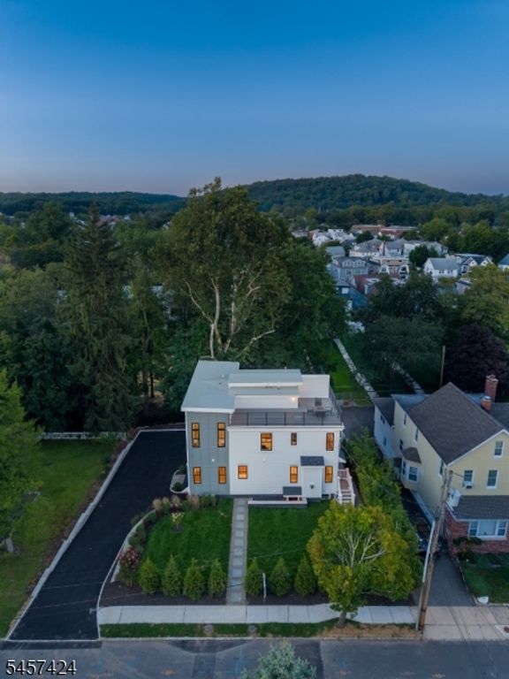 45 Ocean St B, Millburn Twp., NJ 07041 — photo 2