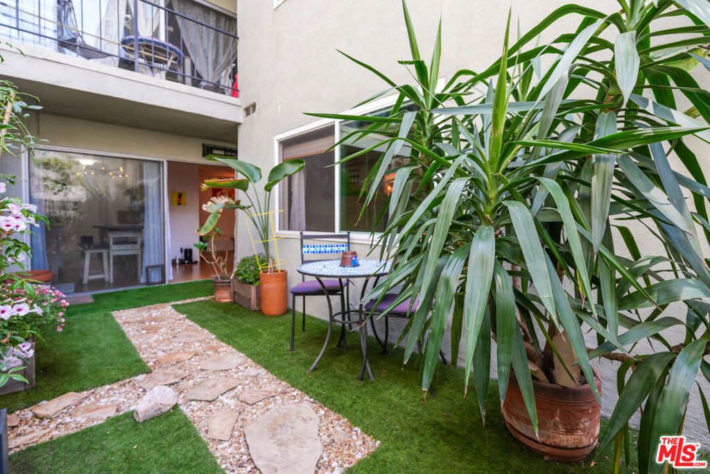 Image 14 of property listing at 532 N Rossmore Avenue 108, Los Angeles, CA 90004