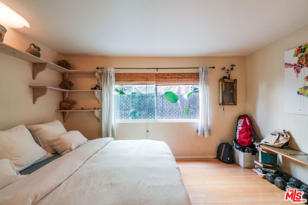 Image 16 of property listing at 532 N Rossmore Avenue 108, Los Angeles, CA 90004