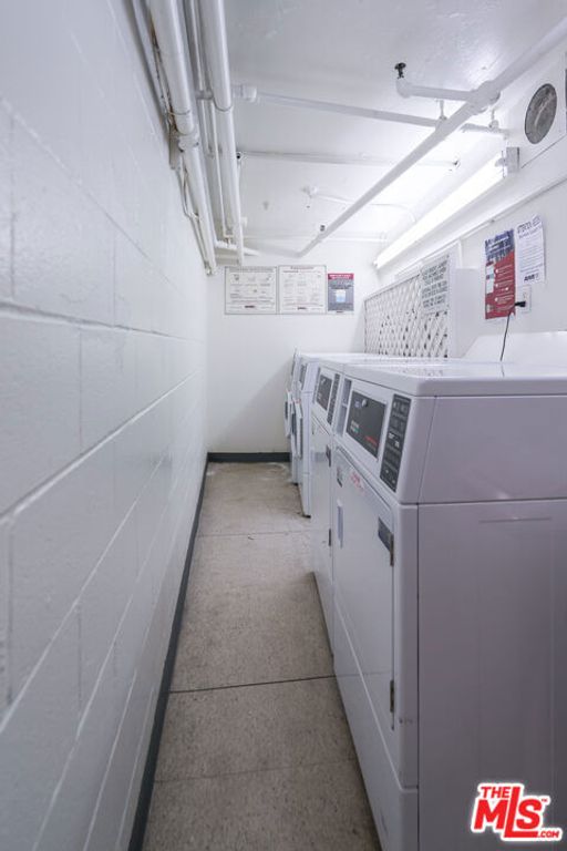 Image 23 of property listing at 532 N Rossmore Avenue 108, Los Angeles, CA 90004