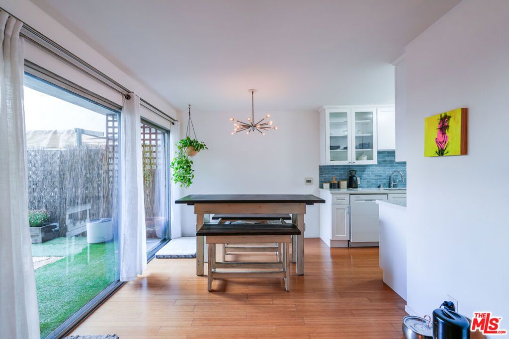 Image 4 of property listing at 532 N Rossmore Avenue 108, Los Angeles, CA 90004