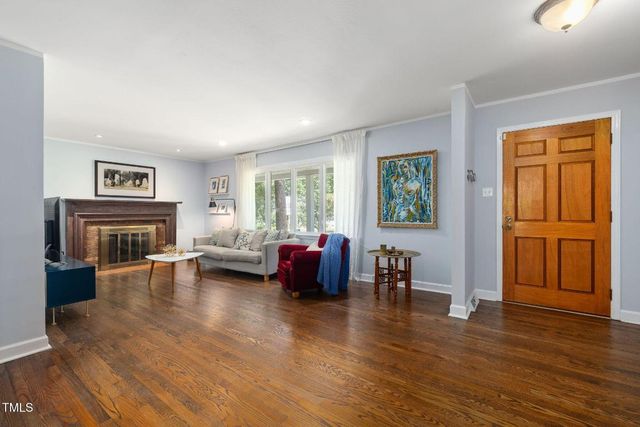 700 Tinkerbell Road, Chapel Hill, NC 27517