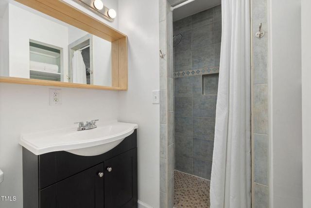 700 Tinkerbell Road, Chapel Hill, NC 27517