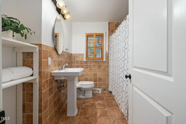 700 Tinkerbell Road, Chapel Hill, NC 27517