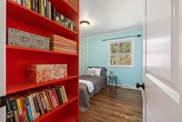 700 Tinkerbell Road, Chapel Hill, NC 27517