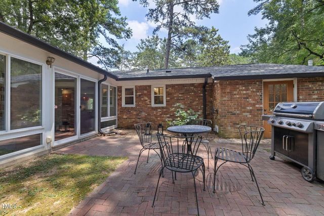 700 Tinkerbell Road, Chapel Hill, NC 27517