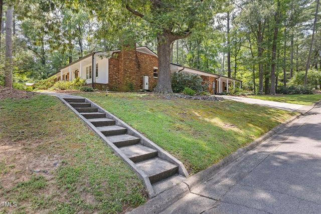 700 Tinkerbell Road, Chapel Hill, NC 27517