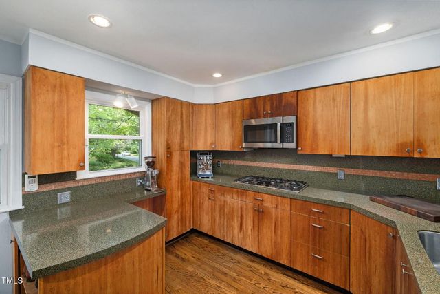 700 Tinkerbell Road, Chapel Hill, NC 27517