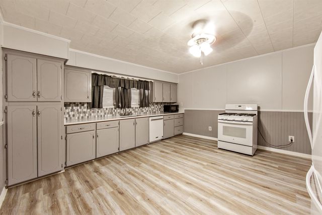 5463 West Main Street, Houma, LA 70360