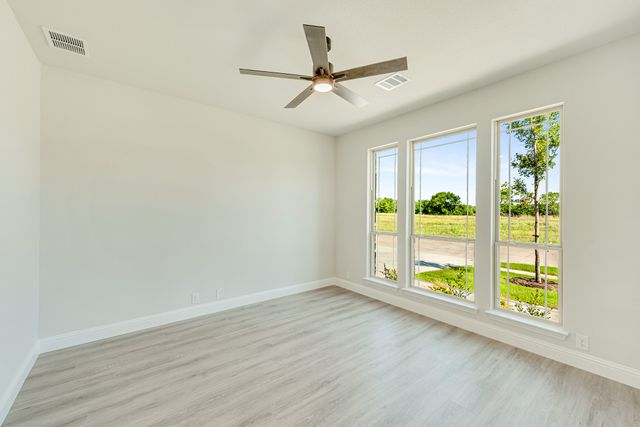 148 Rosewood Drive, Glenn Heights, TX 75154