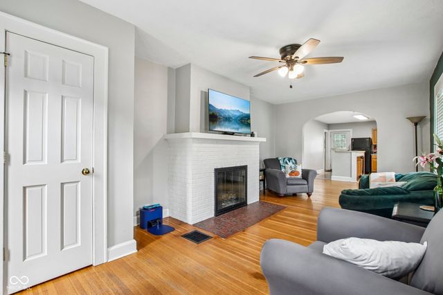 4833 Hinesley Avenue, Indianapolis, IN 46208