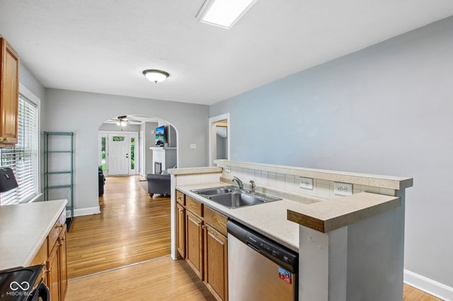 4833 Hinesley Avenue, Indianapolis, IN 46208
