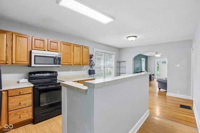 4833 Hinesley Avenue, Indianapolis, IN 46208