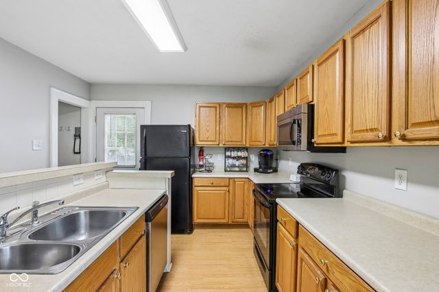 4833 Hinesley Avenue, Indianapolis, IN 46208