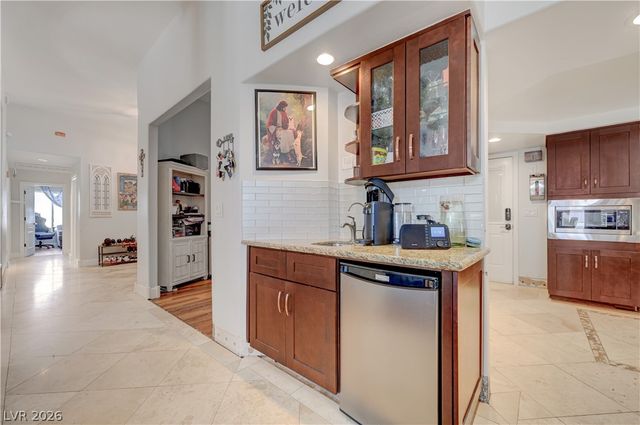 631 Robin Lane, Henderson, NV 89015