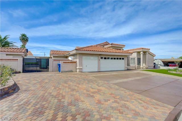 631 Robin Lane, Henderson, NV 89015