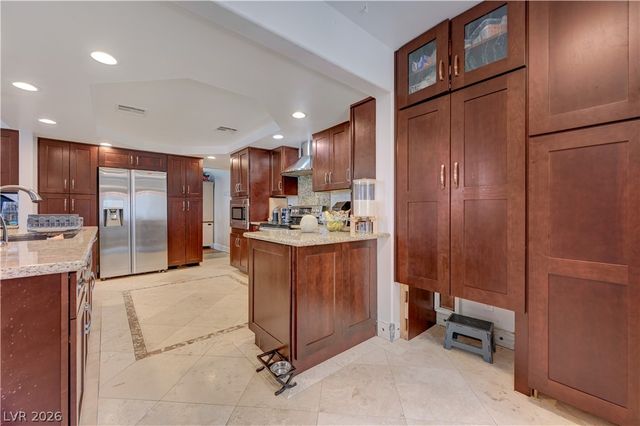 631 Robin Lane, Henderson, NV 89015