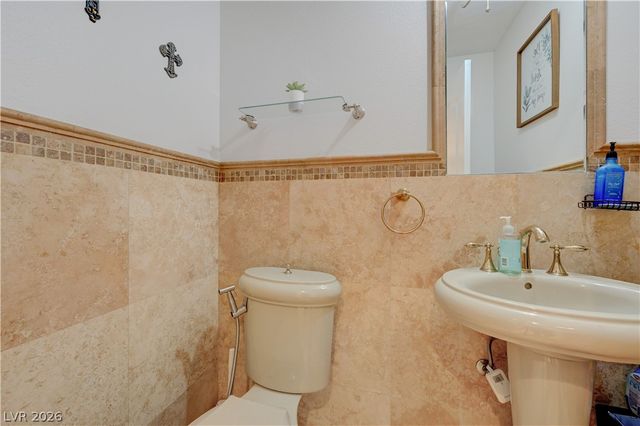 631 Robin Lane, Henderson, NV 89015