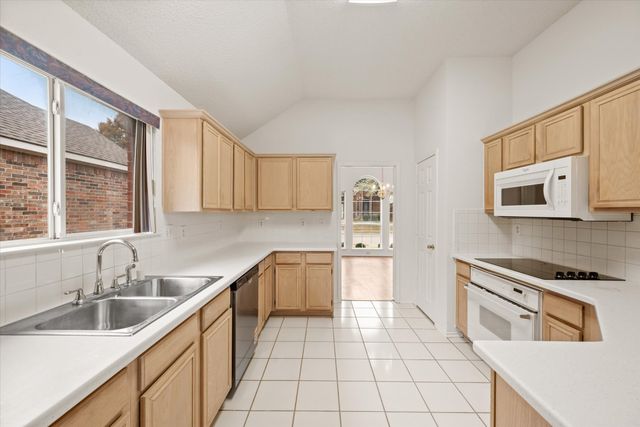 1517 Willowross Drive, Lewisville, TX 75077