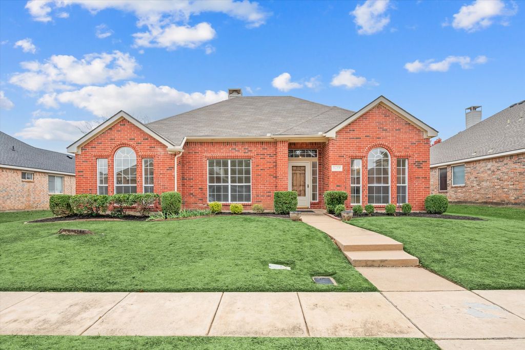 1517 Willowross Drive, Lewisville, TX 75077