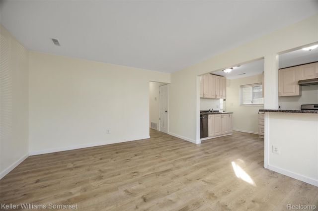 15490 Dixie, Redford Charter Township, MI 48239