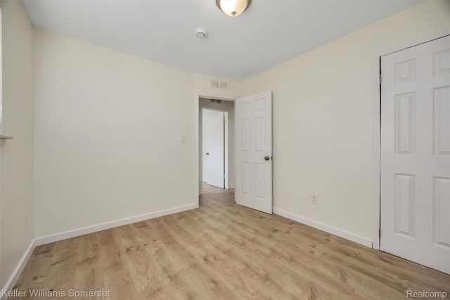 15490 Dixie, Redford Charter Township, MI 48239