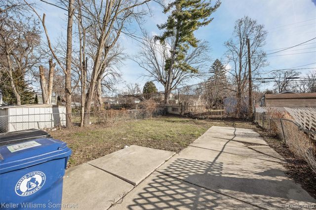 15490 Dixie, Redford Charter Township, MI 48239