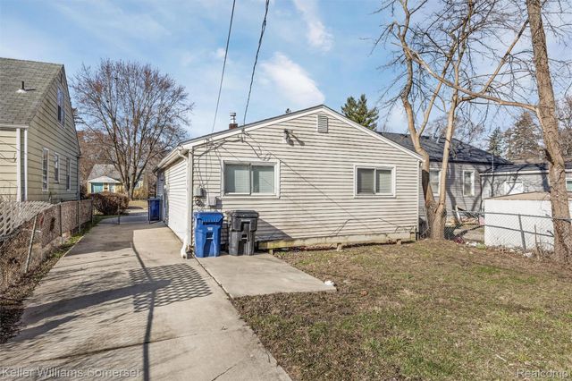 15490 Dixie, Redford Charter Township, MI 48239