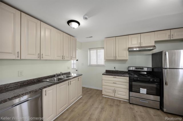 15490 Dixie, Redford Charter Township, MI 48239