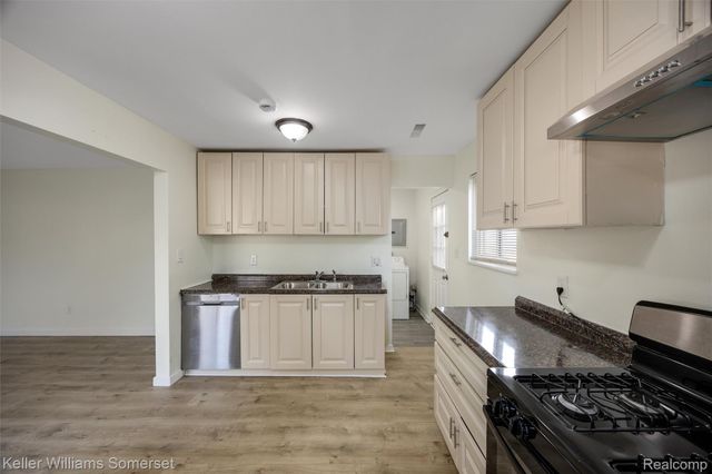 15490 Dixie, Redford Charter Township, MI 48239