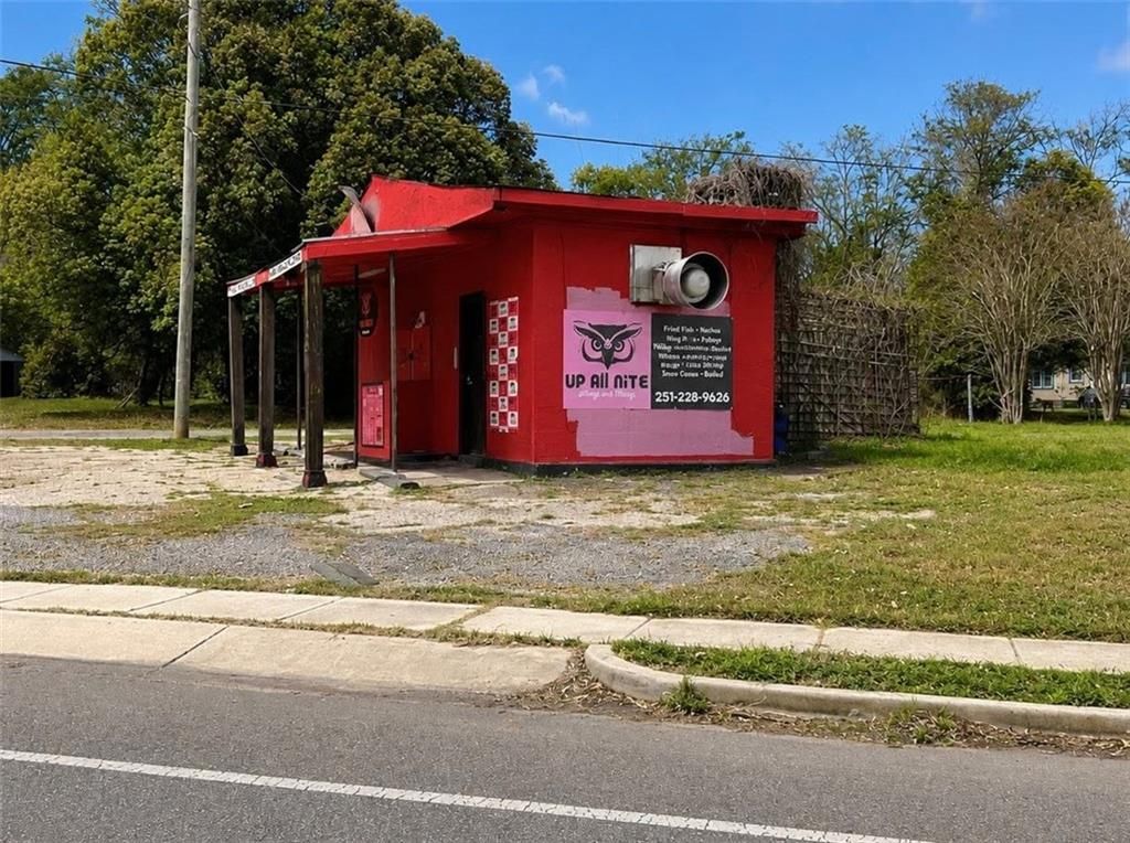 548 Wilson Avenue N, Mobile, AL 36610 — photo 2