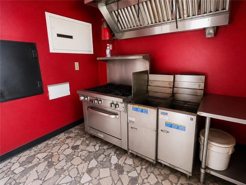 548 Wilson Avenue N, Mobile, AL 36610 — photo 3