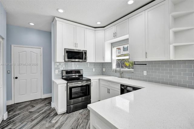 847 NW 127th Ave, Coral Springs, FL 33071