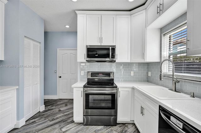 847 NW 127th Ave, Coral Springs, FL 33071